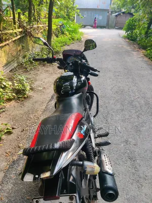 বাজাজ পালসার ১৫০ ২০১২ কালো
