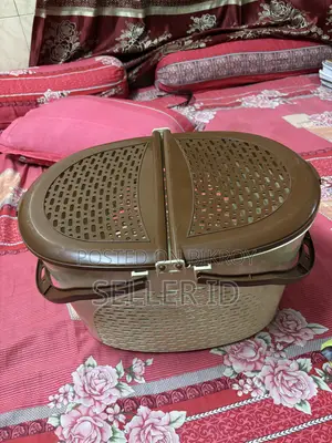 ১+ বছরের ফিমেল পিওরব্রেড পার্সিয়ান