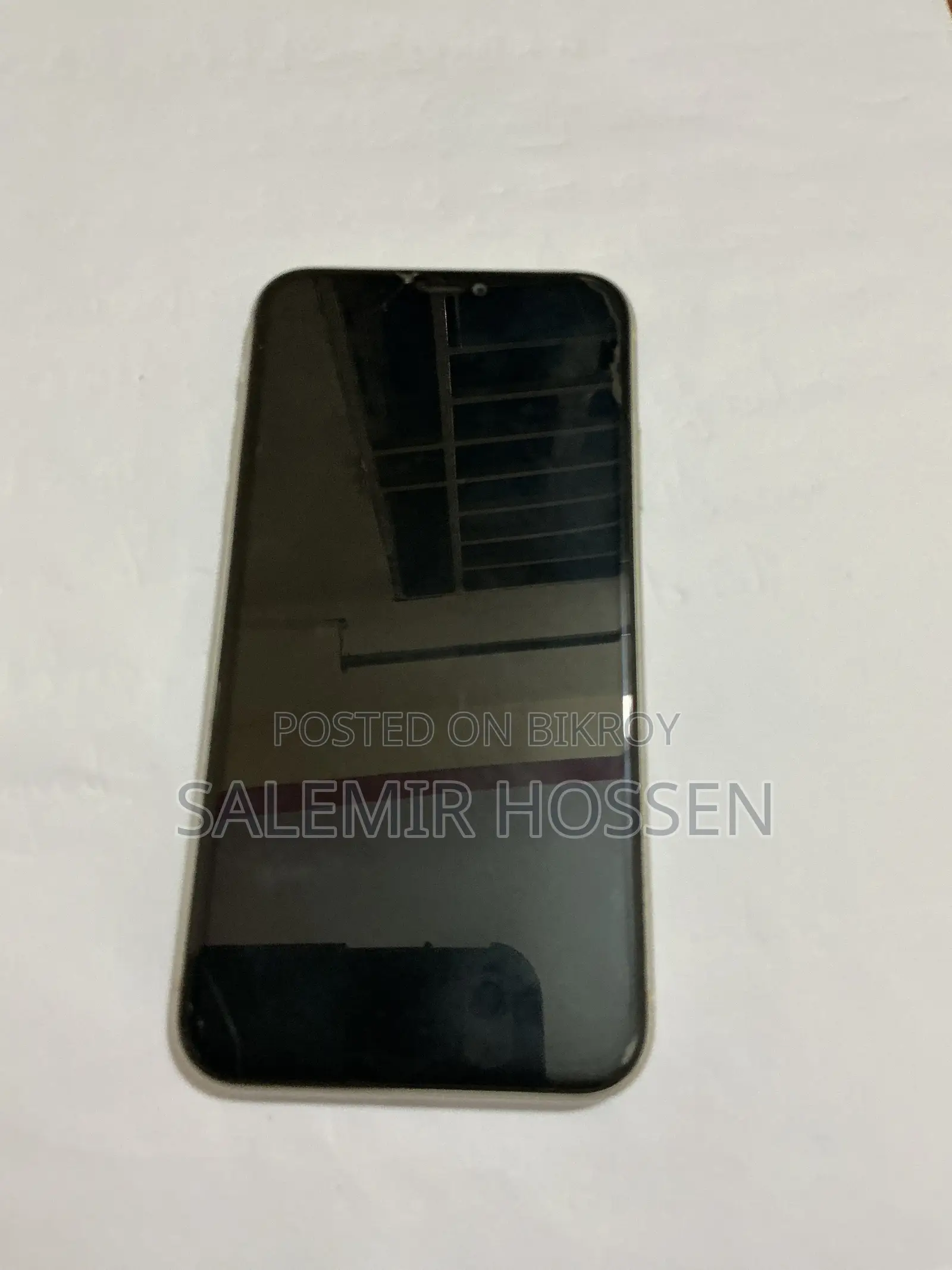 অ্যাপল আইফোন ১১ ৬৪ জিবি হোয়াইট
