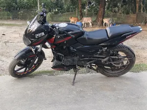 বাজাজ পালসার ১৫০ ২০২১ কালো