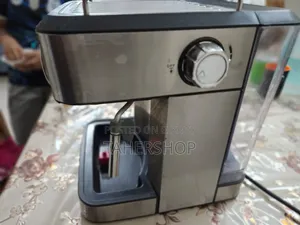 রেড সুইস এসপ্রেসো কফি মেকার | সম্পূর্ণ কার্যক্ষম | কফি পট অনুপস্থিত