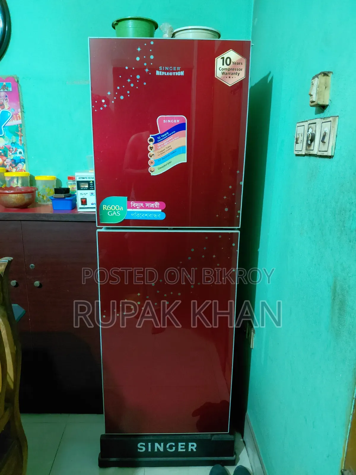A fridge like new is for sale