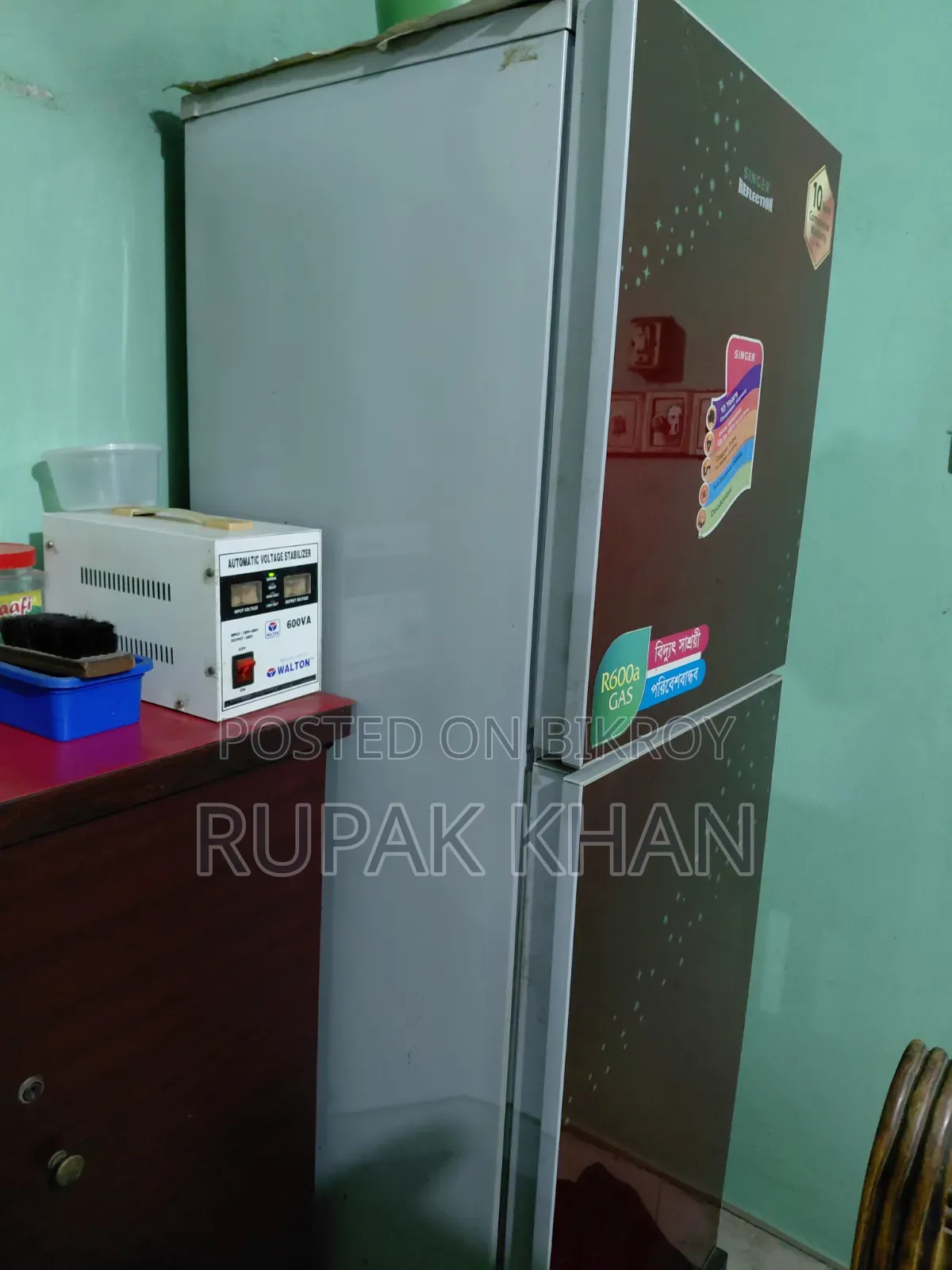 A fridge like new is for sale