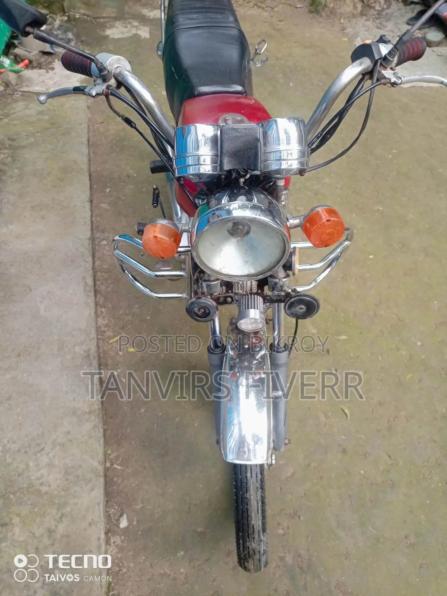 মোটরসাইকেল ২০২১ লাল