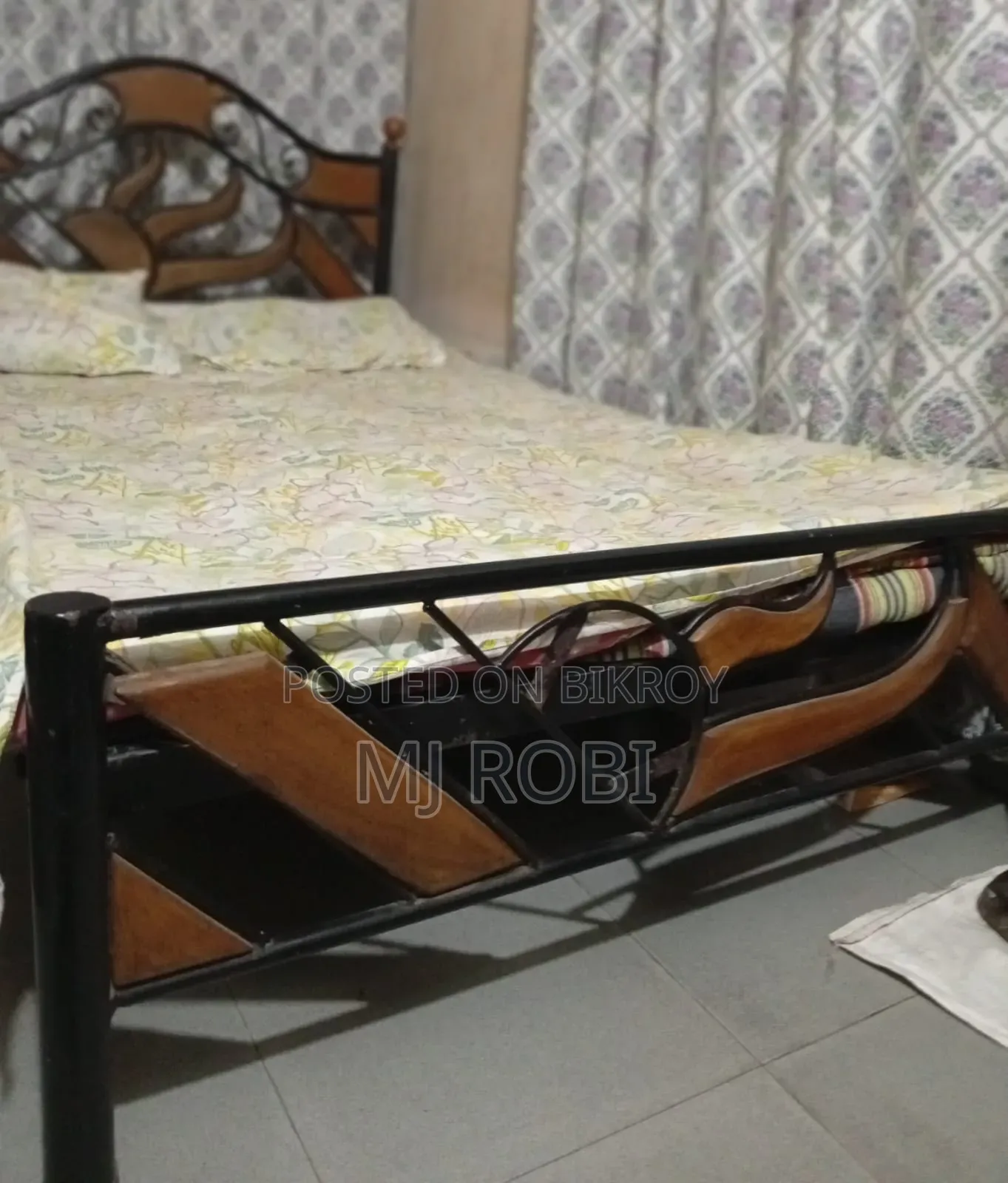 Bed + 2 Mattresses
