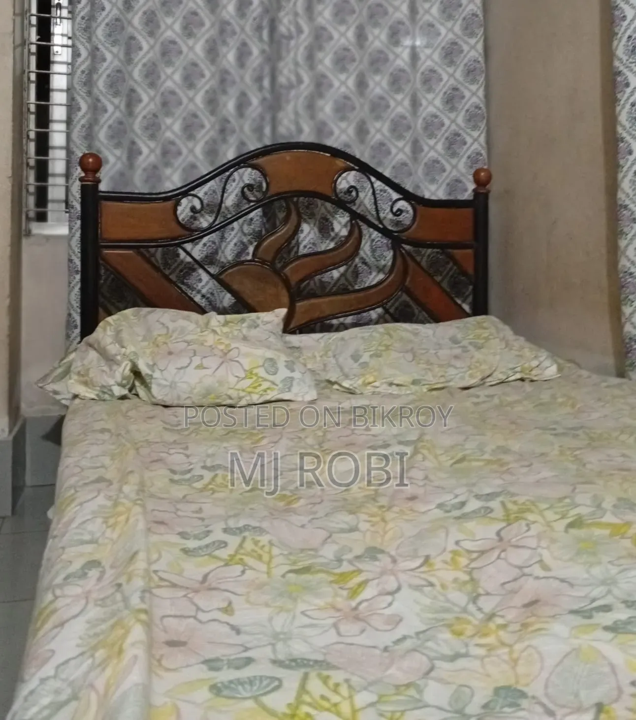 Bed + 2 Mattresses