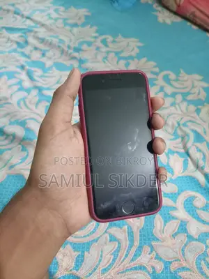অ্যাপল আইফোন ৮ ৬৪ জিবি ব্ল্যাক