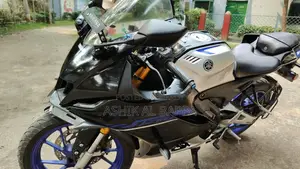 Yamaha R15M 2025 Silver