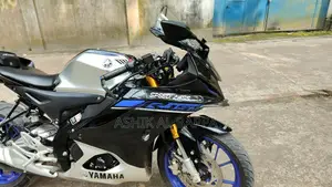 Yamaha R15M 2025 Silver