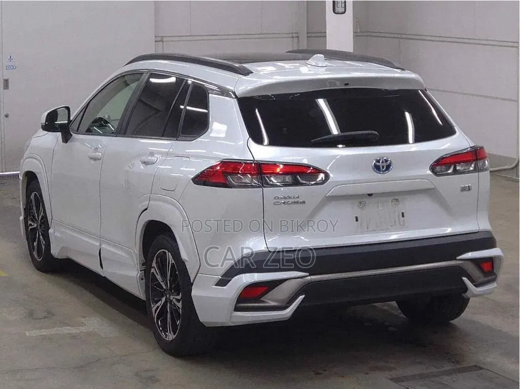 Toyota Corolla Cross 1.8 Hybrid AWD 2021 Pearl
