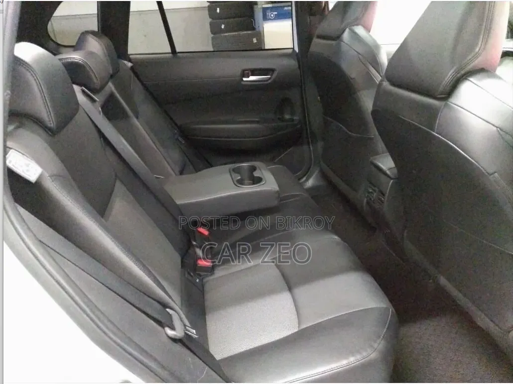 Toyota Corolla Cross 1.8 Hybrid AWD 2021 Pearl