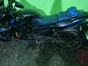 বাজাজ পালসার ১৫০ ২০২১ কালো