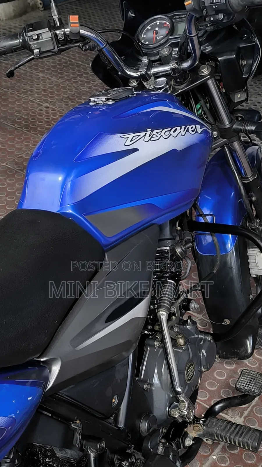 বাজাজ ডিসকভার ১২৫ ২০১৯ ব্লু