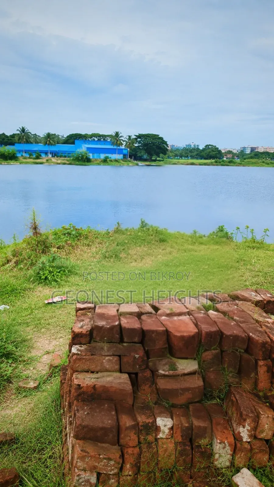 সেরা বিক্রেতার কাছ থেকে জমি