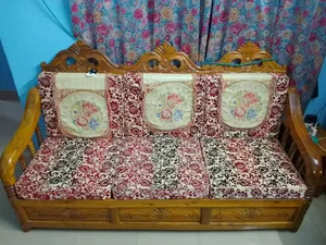 Sofa set for sale.