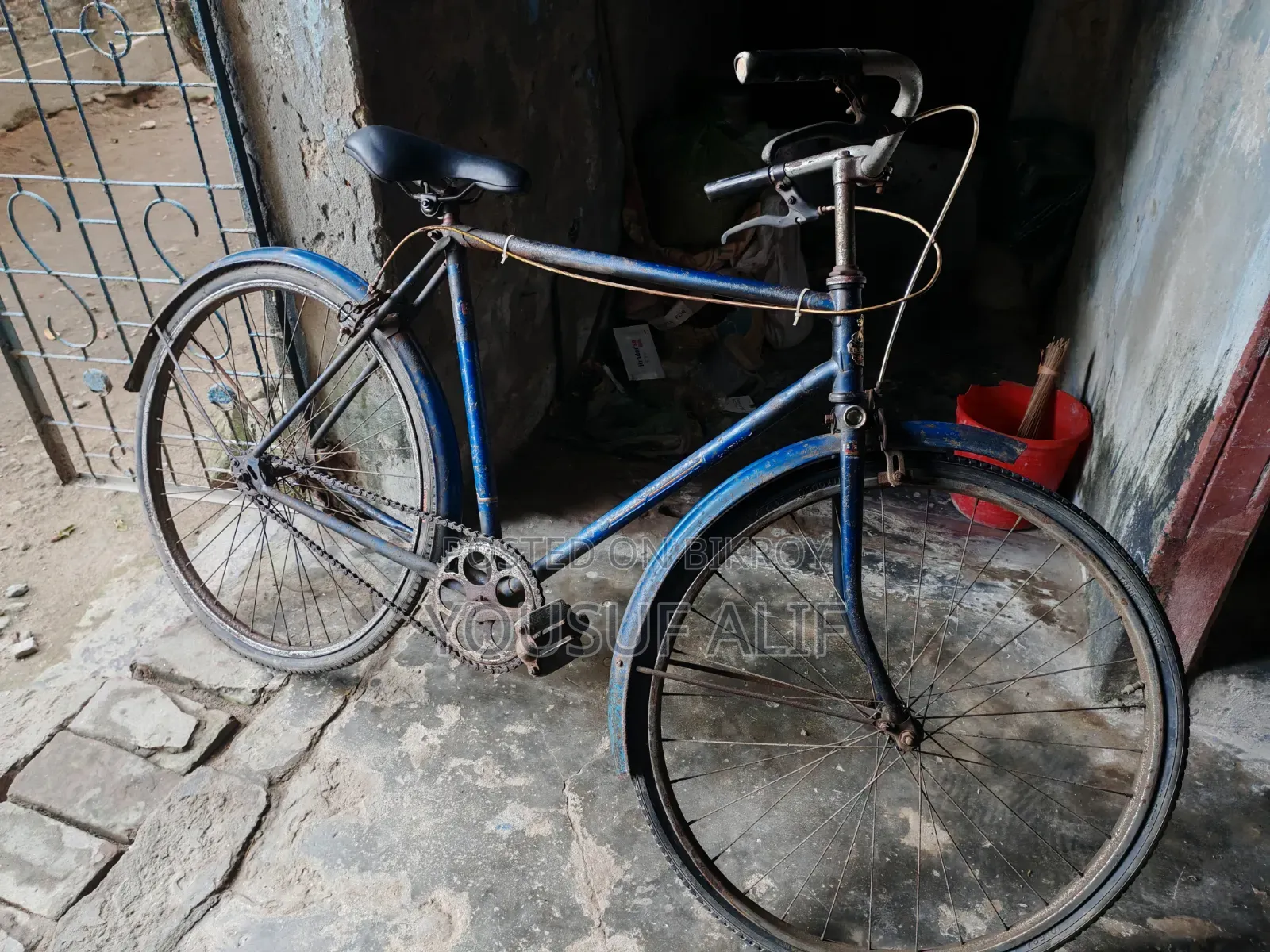 Classic Pakistani Era Roadster Bike
