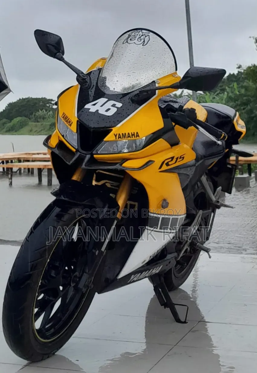 ইয়ামাহা আর১৫ ভি৩ ২০২১ হলুদ