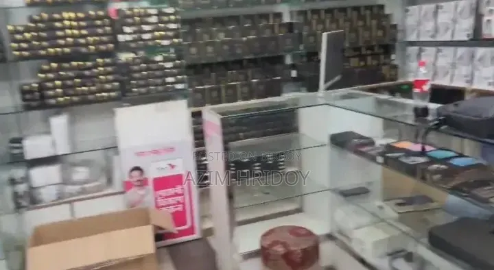 Shop for sale on the main road of Farmgate at Sezan Point Market ground floor