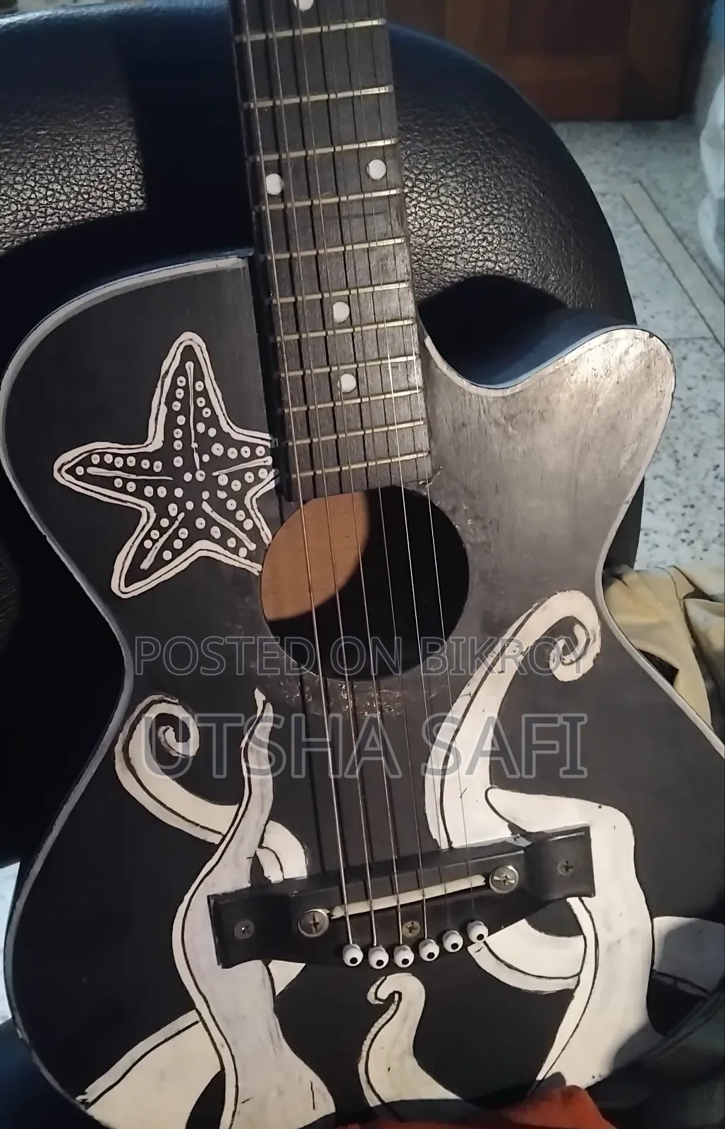 Guitarlele for Sell. Small Guitar