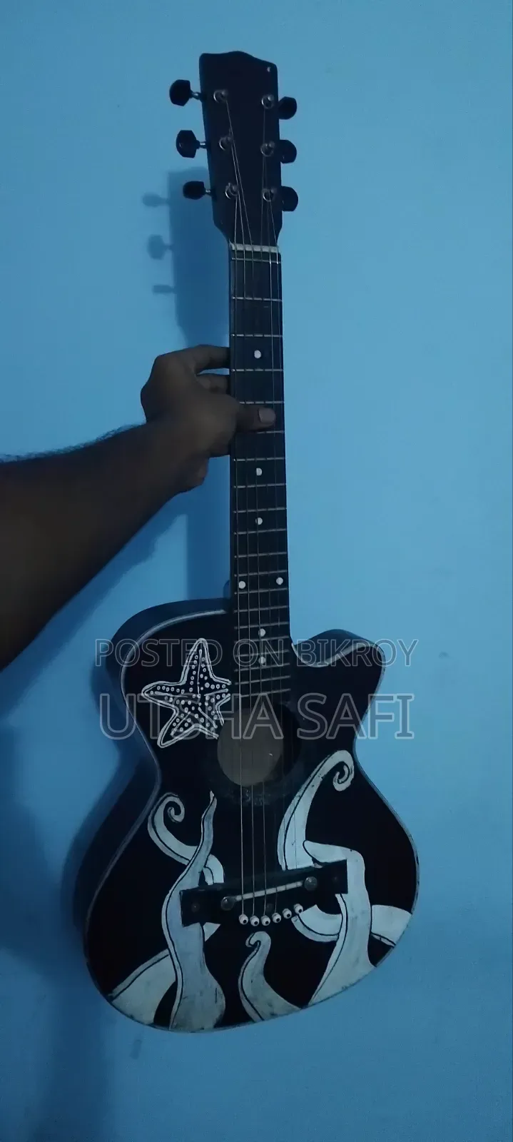 Guitarlele for Sell. Small Guitar