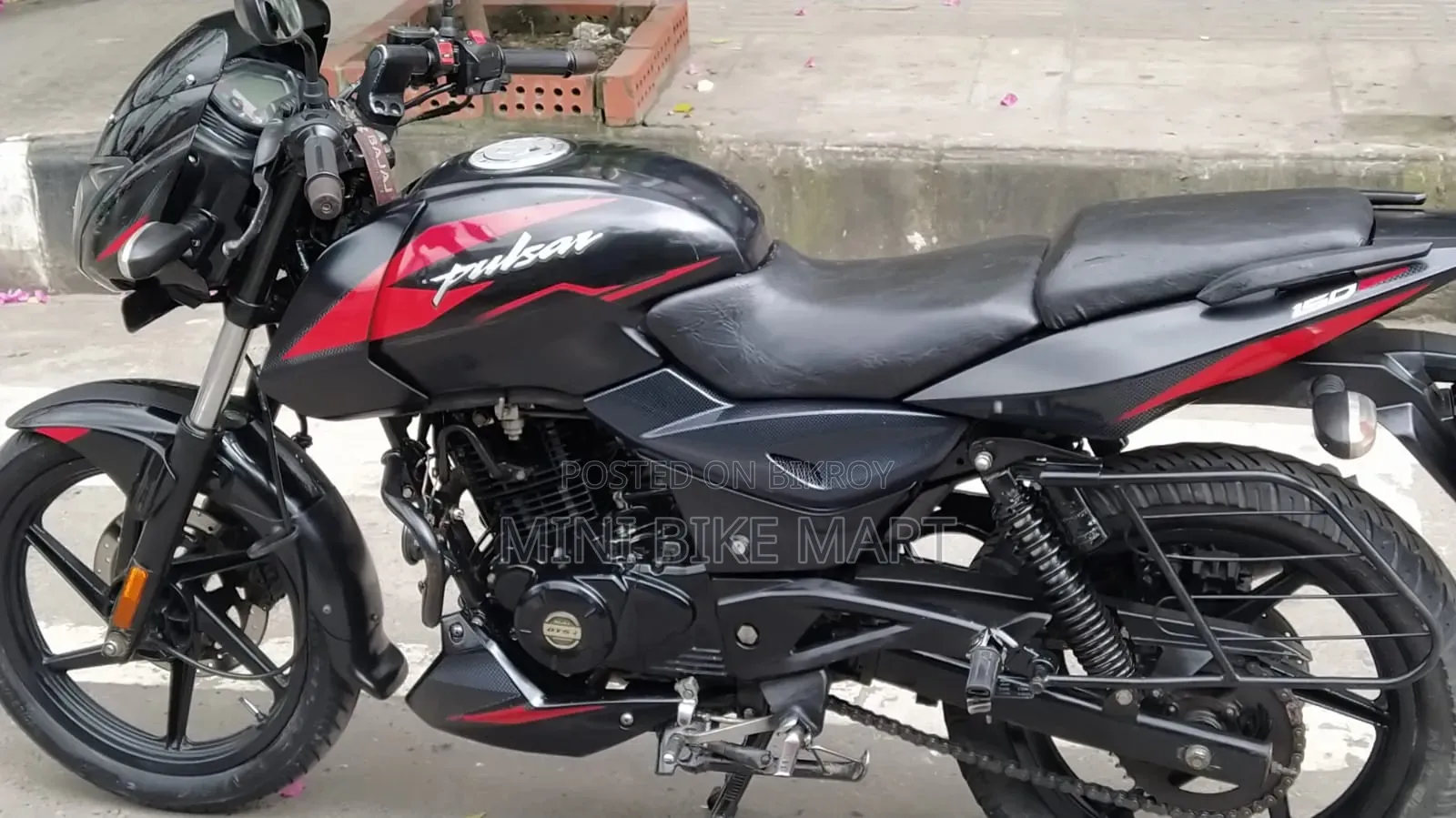 বাজাজ পালসার ১৫০ ২০২১ কালো