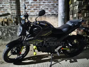 সুজুকি জিক্সার ২০২৪ ব্ল্যাক