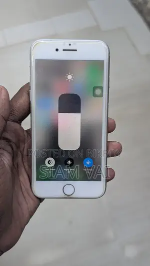অ্যাপল আইফোন ৮ ৬৪ জিবি হোয়াইট