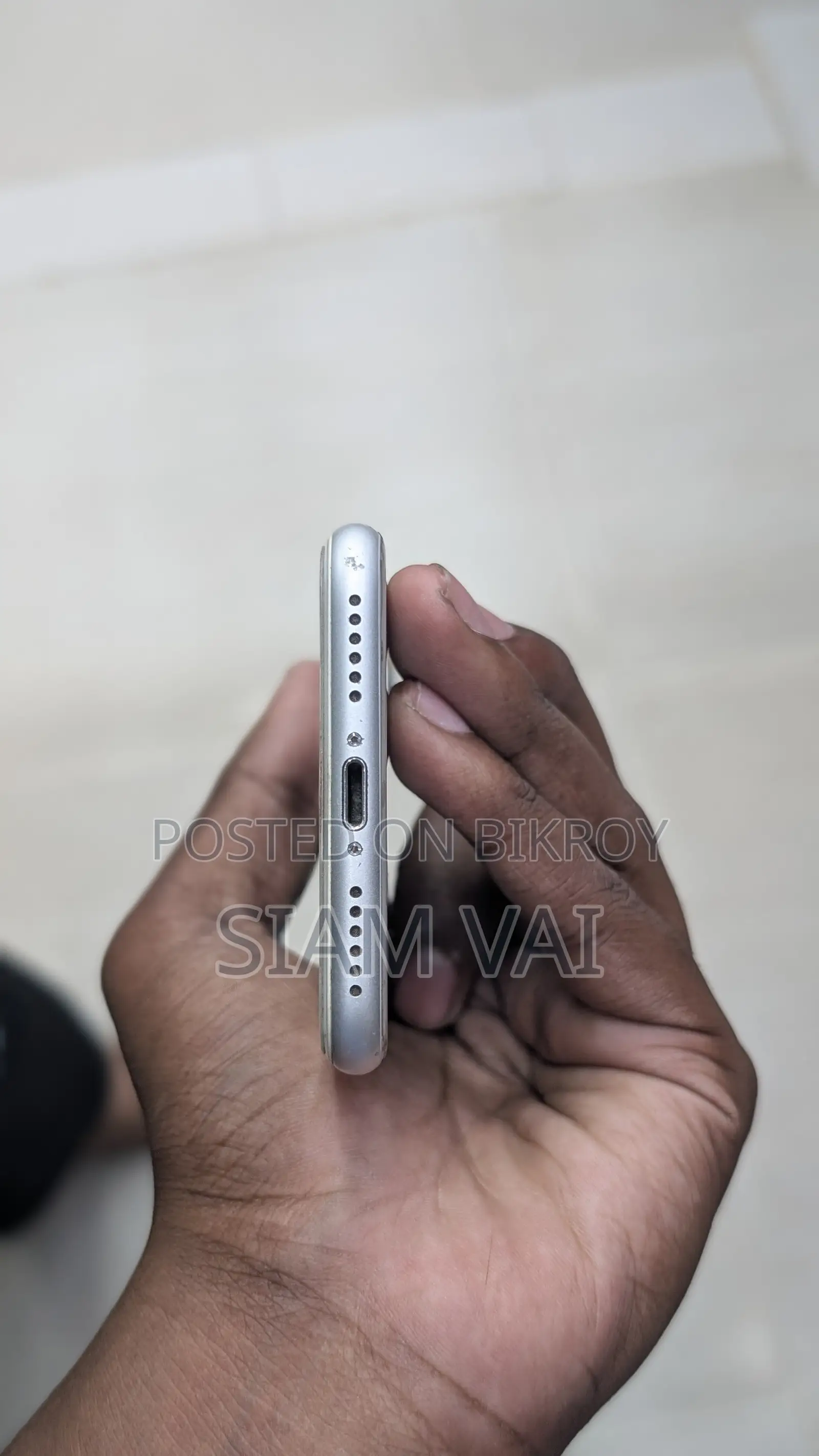 অ্যাপল আইফোন ৮ ৬৪ জিবি হোয়াইট