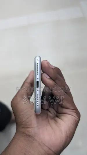 অ্যাপল আইফোন ৮ ৬৪ জিবি হোয়াইট