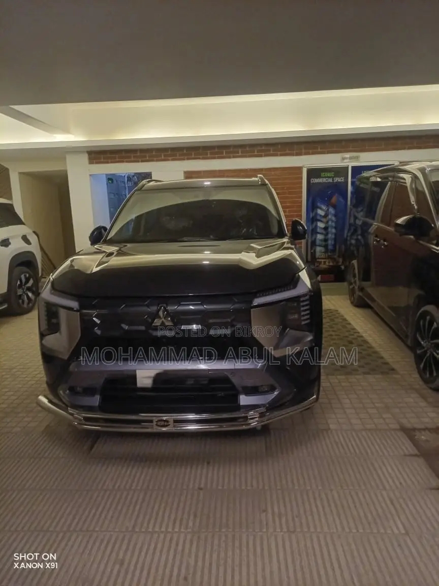 Mitsubishi Xpander Premium 2026 Gray
