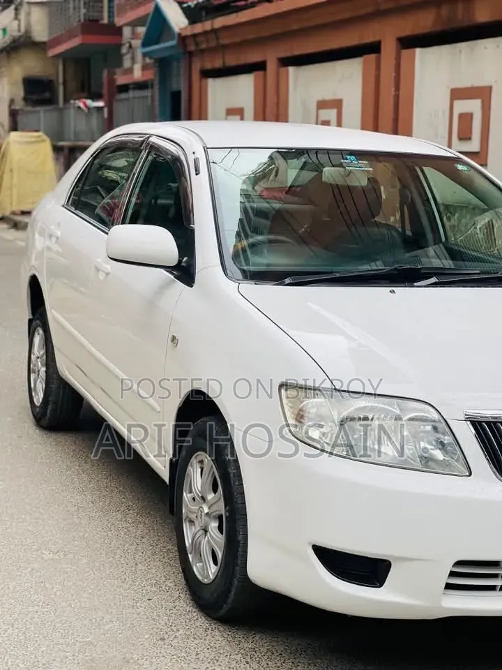 Toyota Corolla Sedan 2005 White