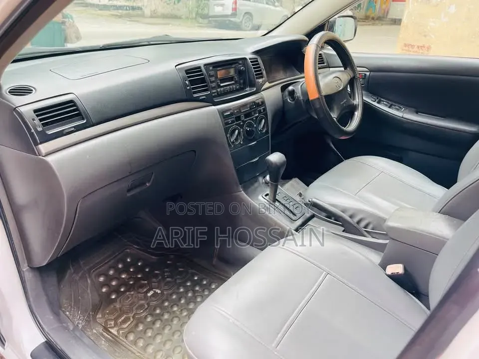 Toyota Corolla Sedan 2005 White
