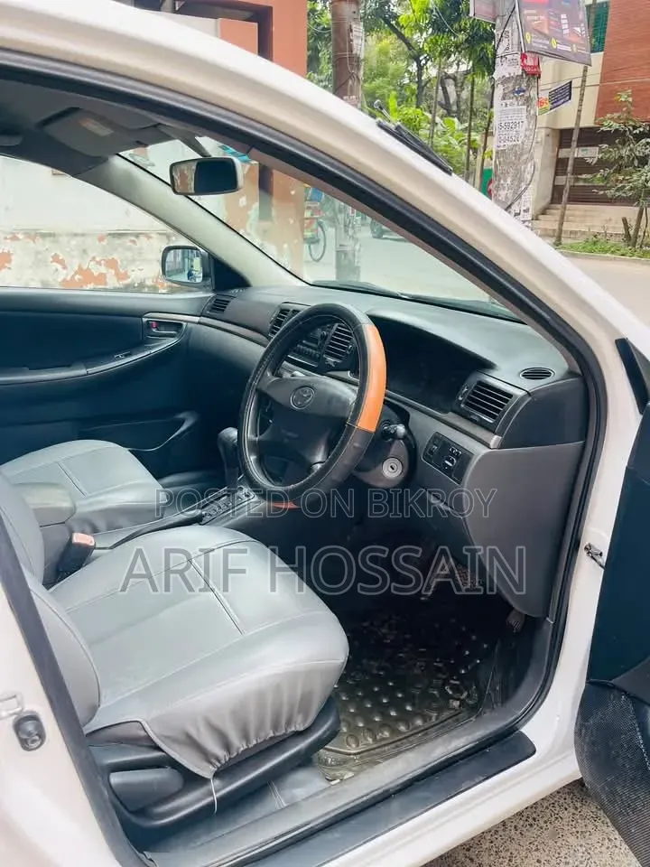 Toyota Corolla Sedan 2005 White