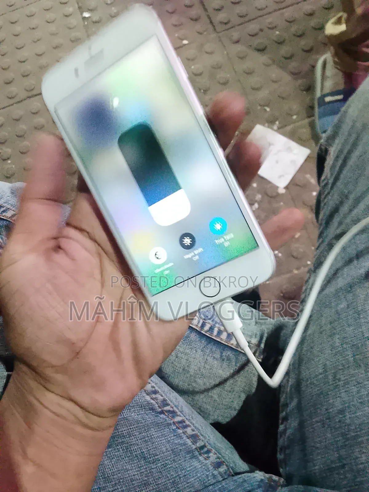 অ্যাপল আইফোন ৮ ৬৪ জিবি সাদা