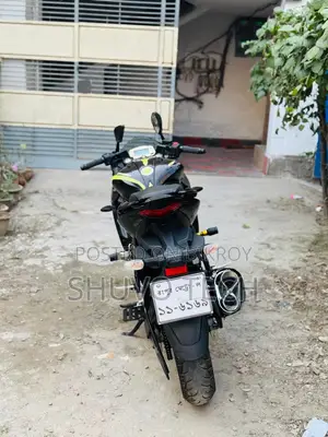 সুজুকি জিক্সার এসএফ ২০২৩ কালো