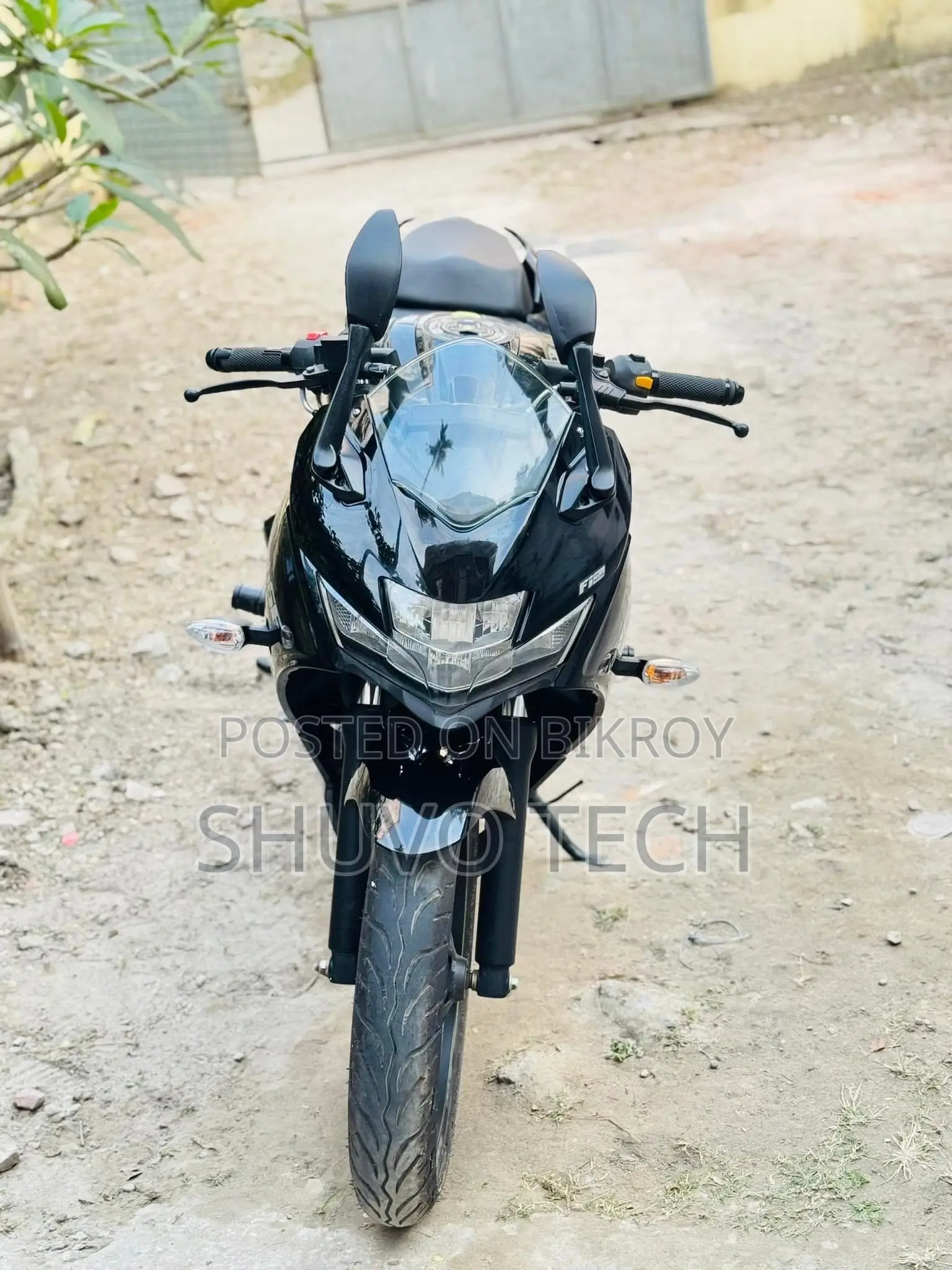 সুজুকি জিক্সার এসএফ ২০২৩ কালো