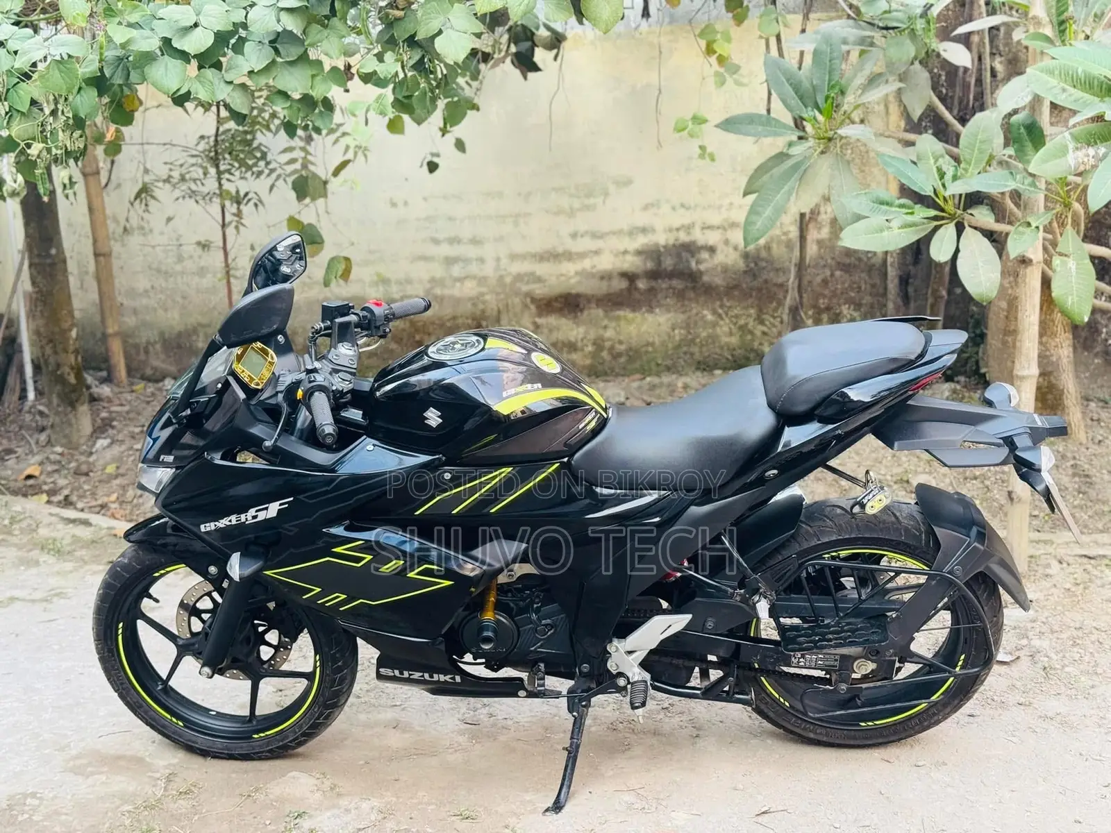 সুজুকি জিক্সার এসএফ ২০২৩ কালো
