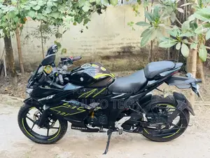 সুজুকি জিক্সার এসএফ ২০২৩ কালো