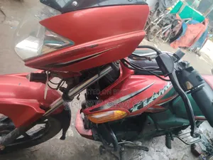 টিভিএস ২০১০ লাল