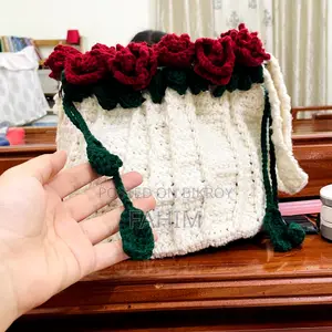 𓆩♡𓆪 Crimson Rose — Handmade Crochet Bag