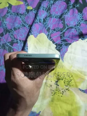 Vivo Y18 ১২৮ জিবি হোয়াইট