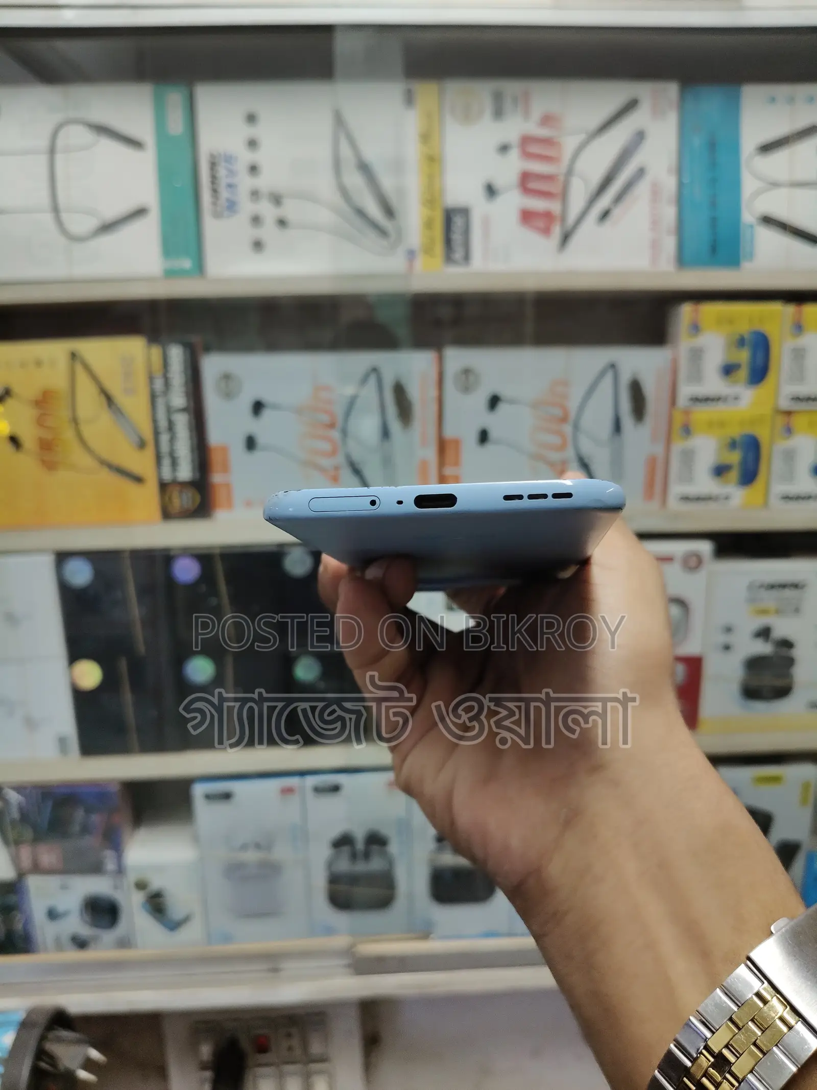 টেকনো পোভা স্লিম ৫জি ২৫৬ জিবি নীল
