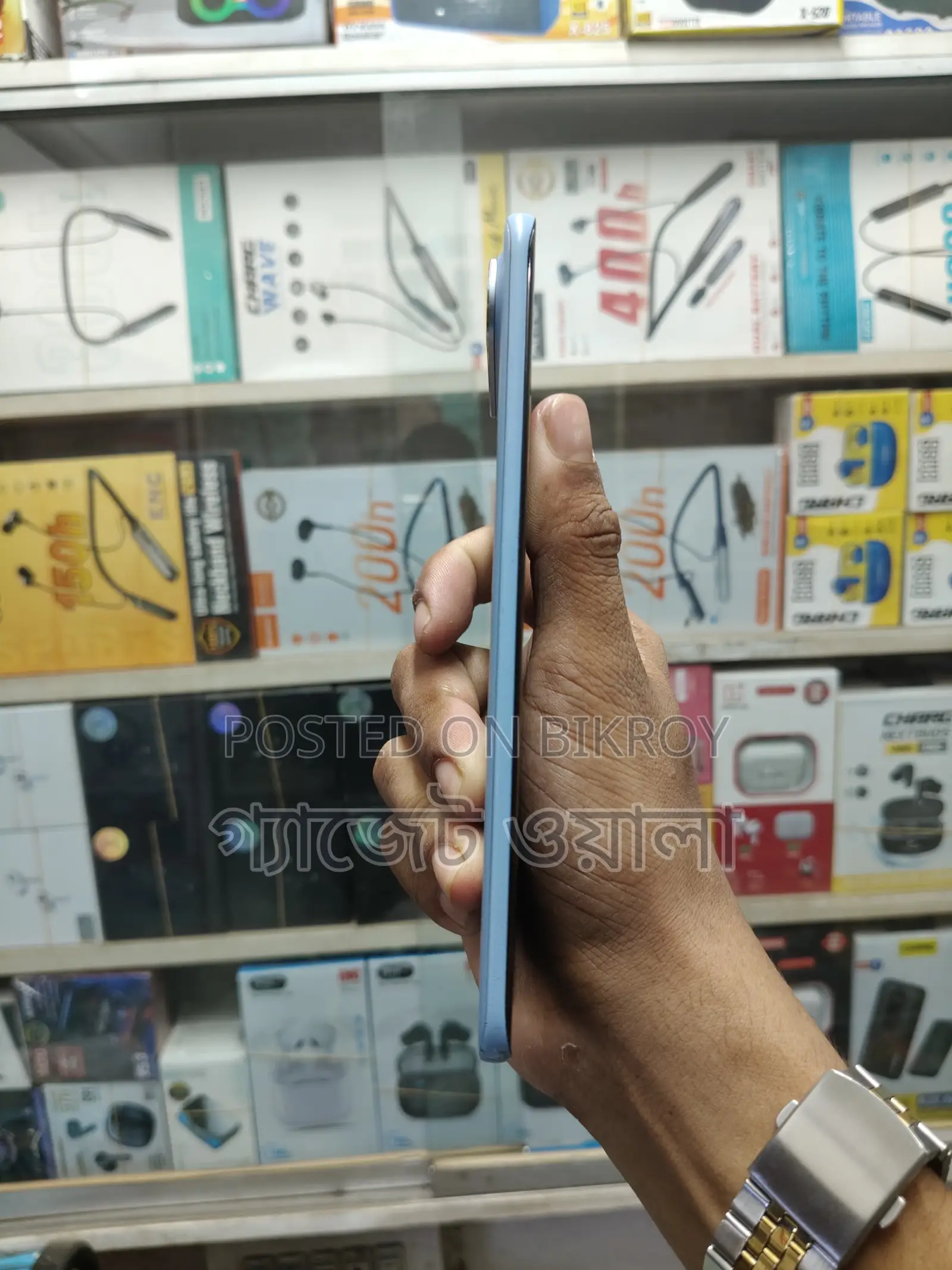 টেকনো পোভা স্লিম ৫জি ২৫৬ জিবি নীল