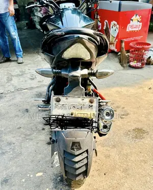 সুজুকি জিক্সার ২০১৯ ব্ল্যাক