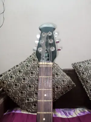 Acoustic Guitar বিক্রি হবে