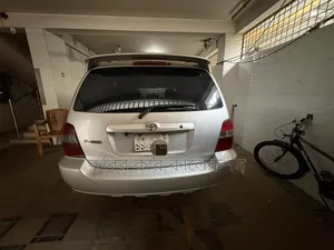 Toyota Kluger 2002 Silver