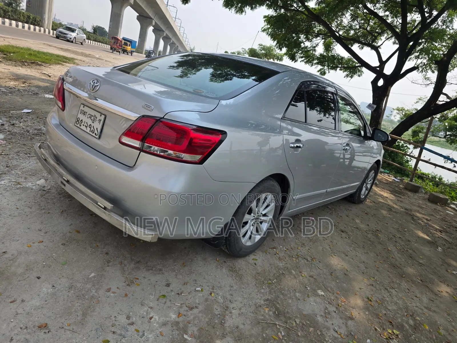 Toyota Premio 2016 Silver
