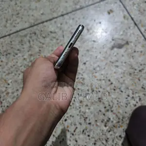 অ্যাপল আইফোন এক্সএস ৬৪ জিবি হোয়াইট