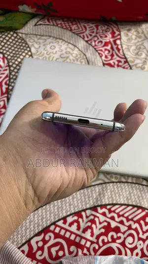 স্যামসাং গ্যালাক্সি এস২০ ৫জি ইউডব্লিউ ১২৮ জিবি ব্রোঞ্জ