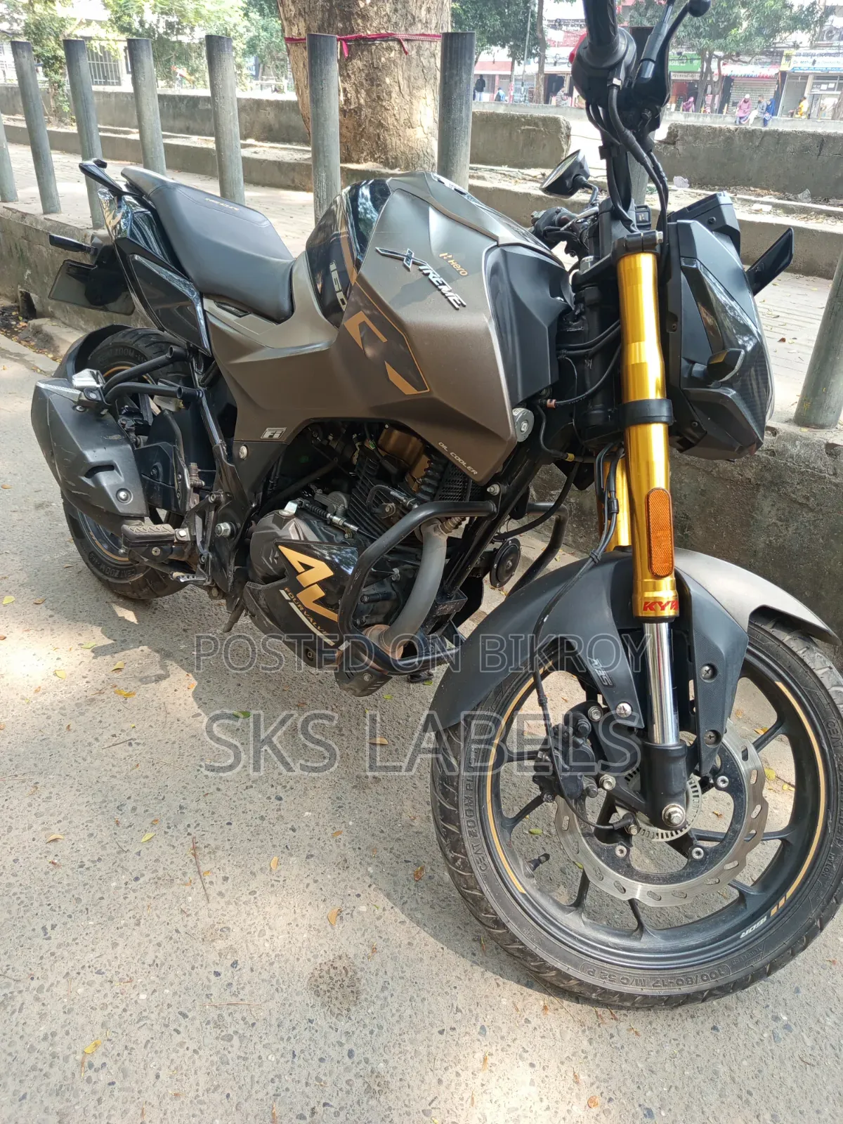 Hero Xtreme 160R 4V 2025 Gold